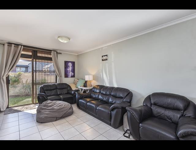 2 BEDROOM TOWNHOUSE FOR SALE IN BRACKENFELL SOUTH